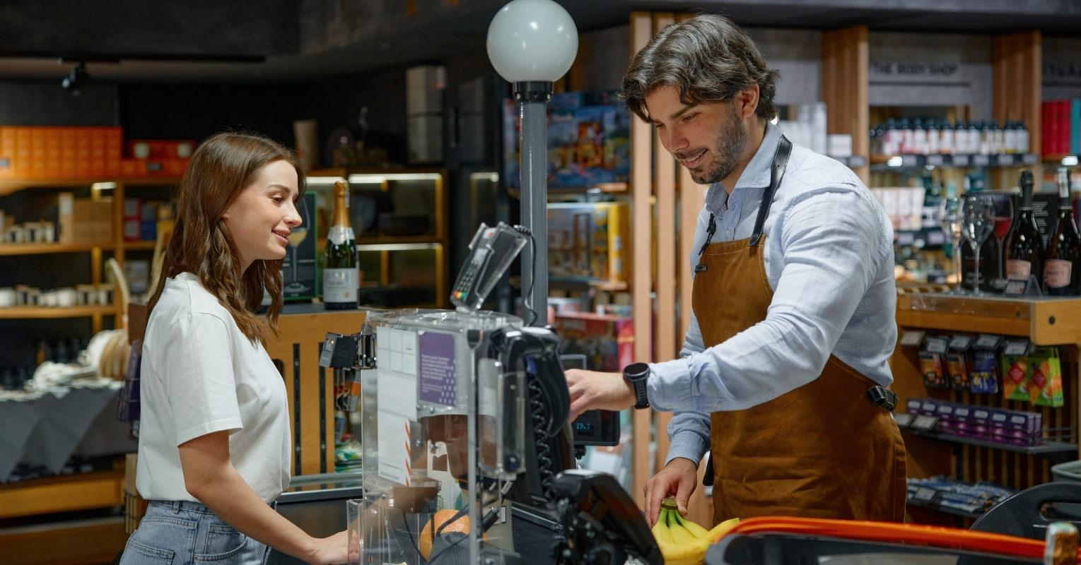 Czy gotówka w brytyjskich sklepach powoli „znika”?